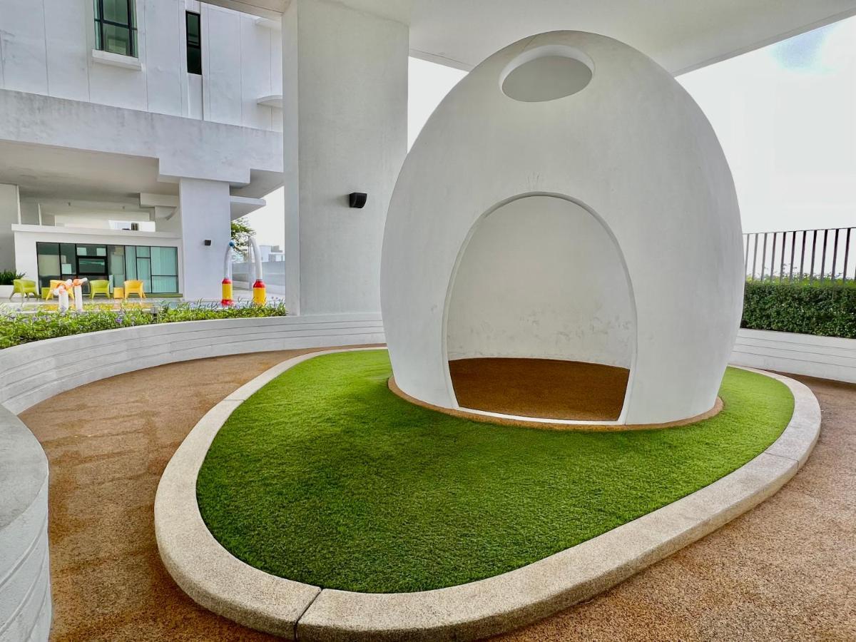 Royale Cottage Midvalley Netflix Pools 4 Pax Johor Bahru Eksteriør billede