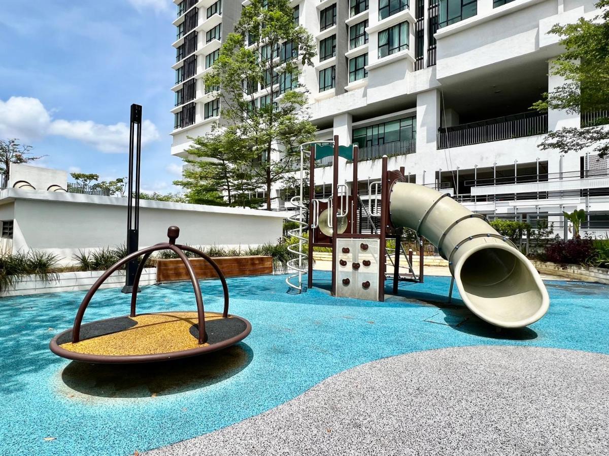 Royale Cottage Midvalley Netflix Pools 4 Pax Johor Bahru Eksteriør billede