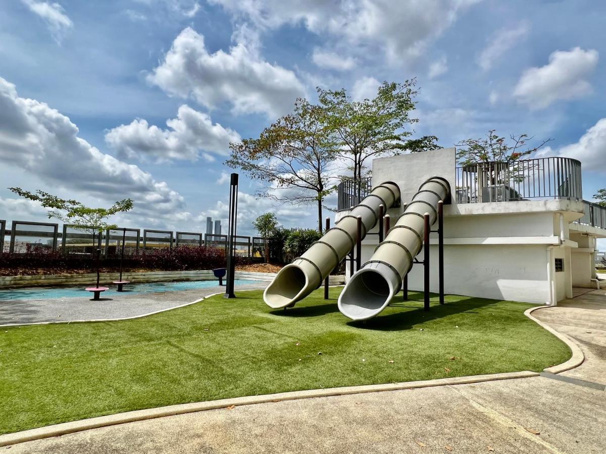 Royale Cottage Midvalley Netflix Pools 4 Pax Johor Bahru Eksteriør billede